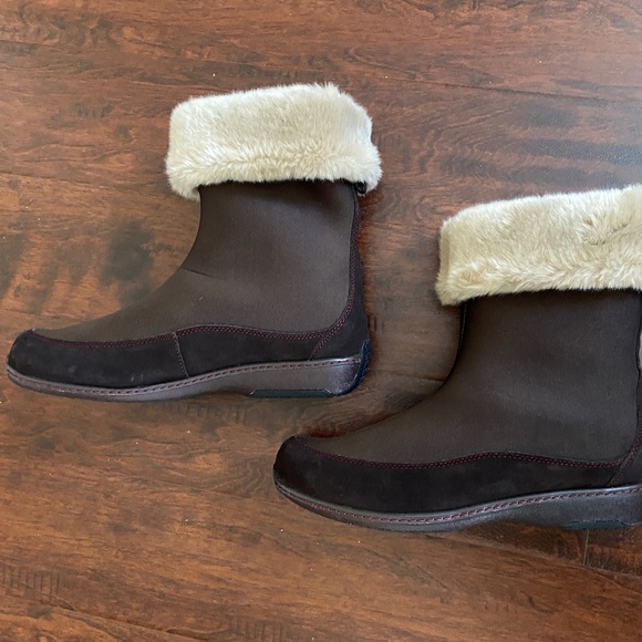 Aetrex Berries Boots Women's Brown Mid Calf Fur Size 10.5 - Picture 4 of 11